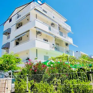 https://apartments-ruza.hotels-in-trogir.com